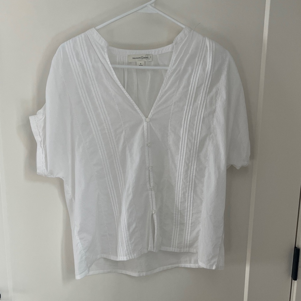 Treasure & Bond Crisp White Button-Front Blouse